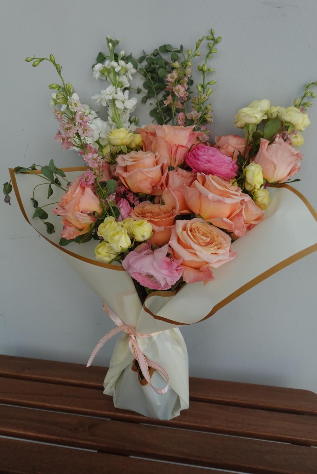 Large romantic bouquet with premium flowers.